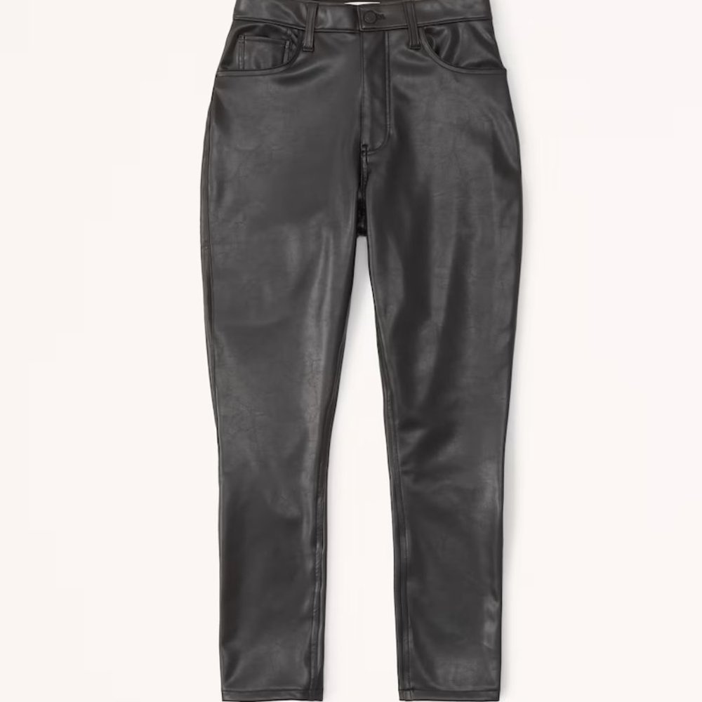 Abercrombie & Fitch Curve Love Vegan Leather Skinny High Rise. 35 Short. NWT
